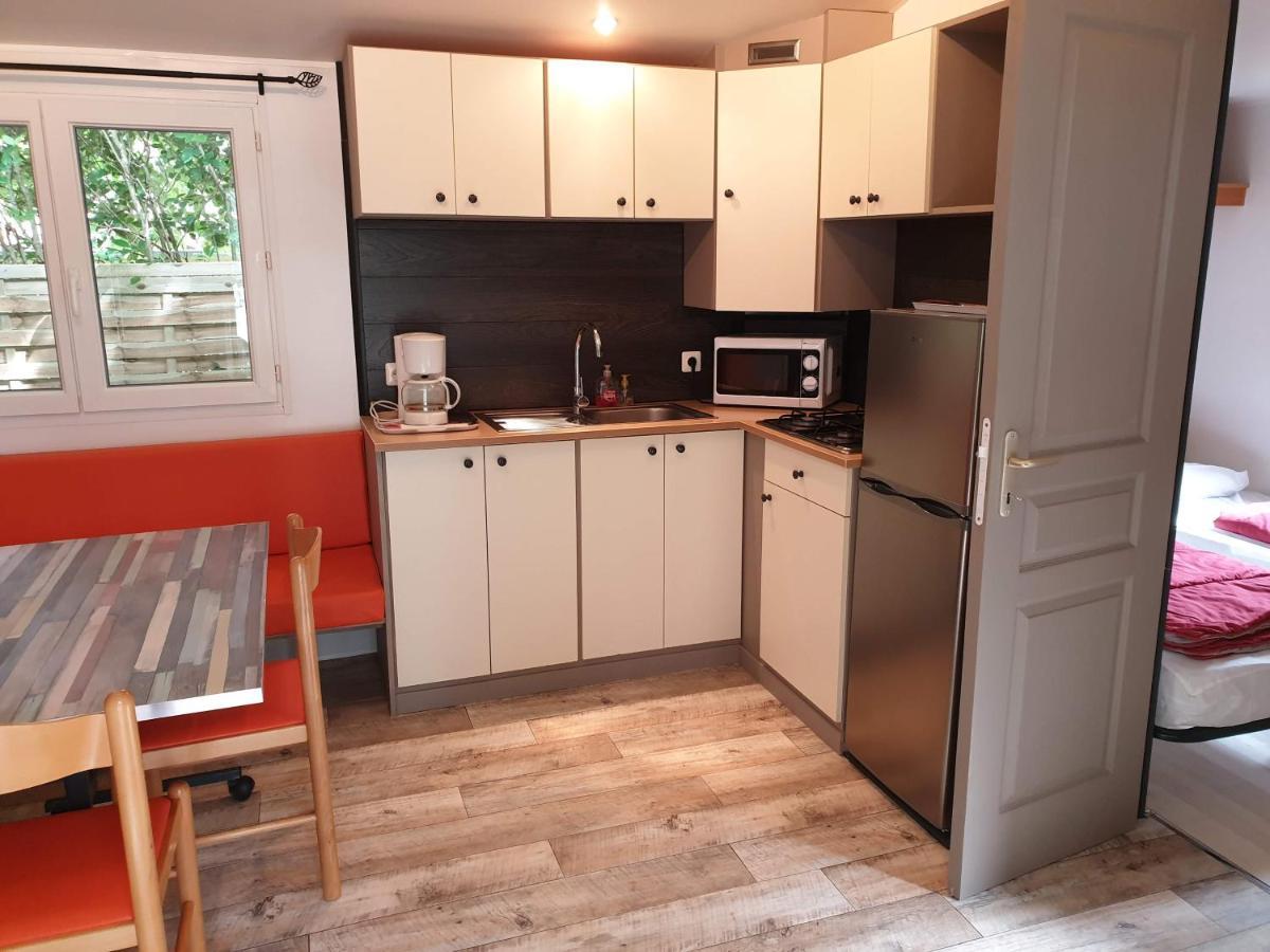 Camping Le Moulin Du Roy Ровел Екстериор снимка