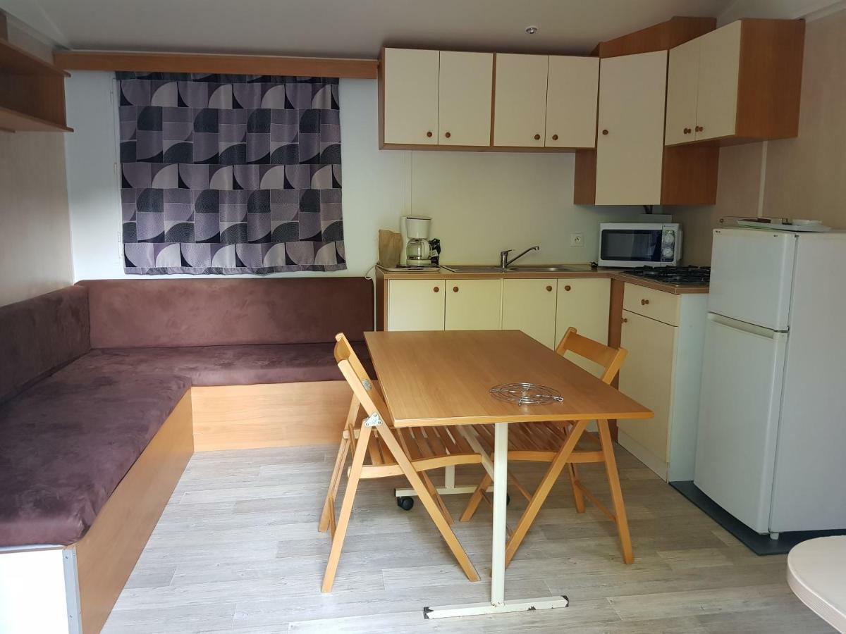 Camping Le Moulin Du Roy Ровел Екстериор снимка